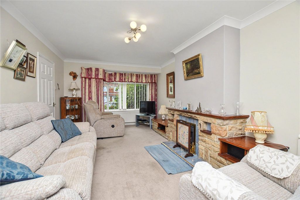 Property photo 2 of 16 Picture No. 12