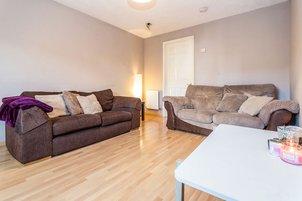 Property photo 3 of 12 Lounge.Jpg