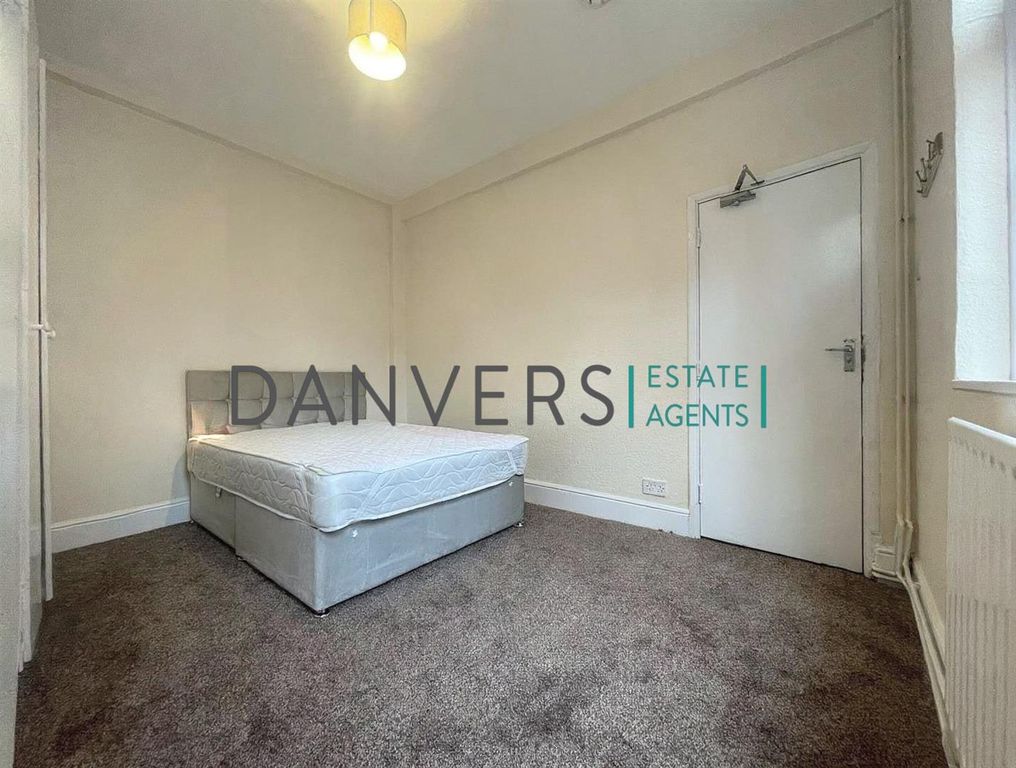 Property photo 1 of 4 Bed.Jpg