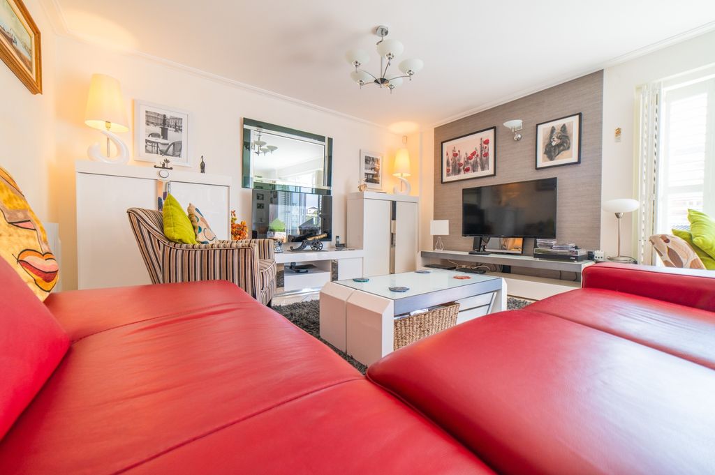Additional image 4 of 2 bed flat for saleLynton Court, Cardiff Bay CF10