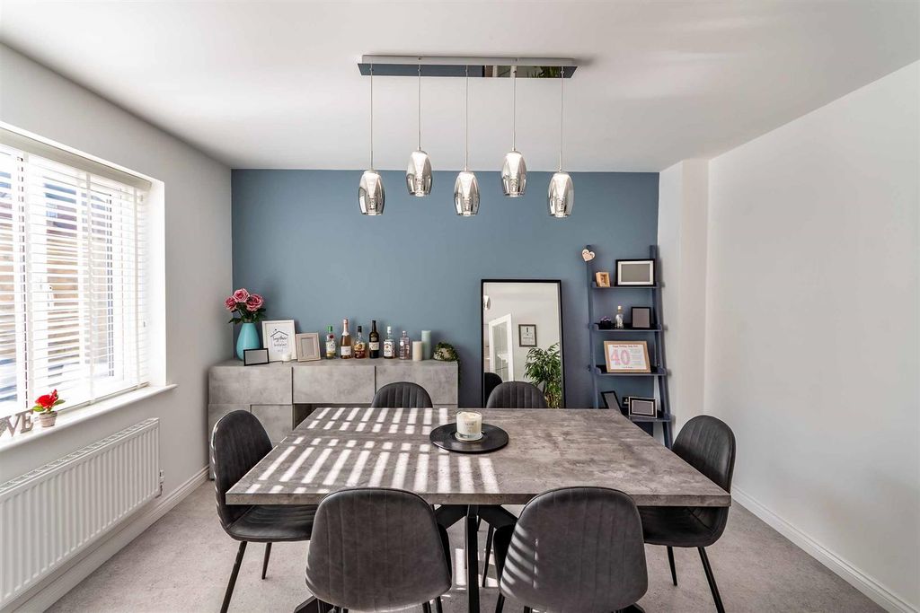 Property photo 3 of 23 Dining Room