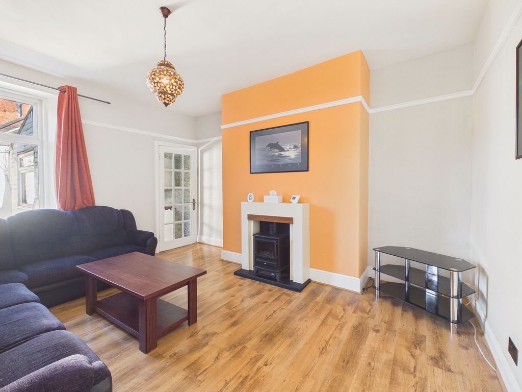 Property photo 1 of 9 Lounge