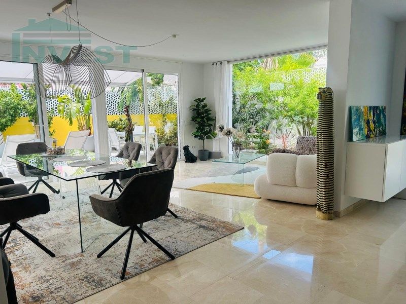 Property photo 2 of 32