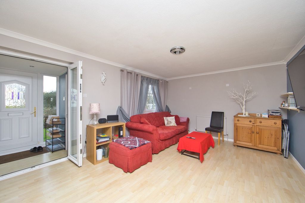 Property photo 3 of 12 Picture 3