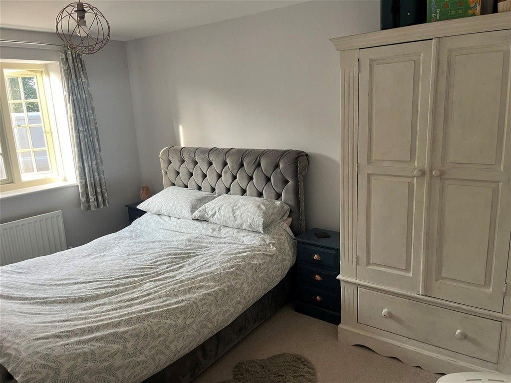 Property photo 1 of 12 Bedroom 1