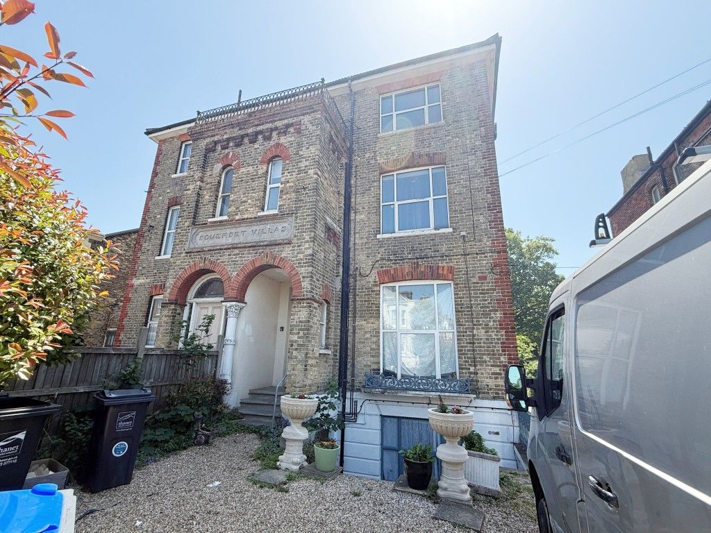 Property photo 1 of 6 Semi-Detached Block Of Flats