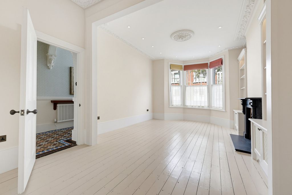 Property photo 1 of 22 Reception Room