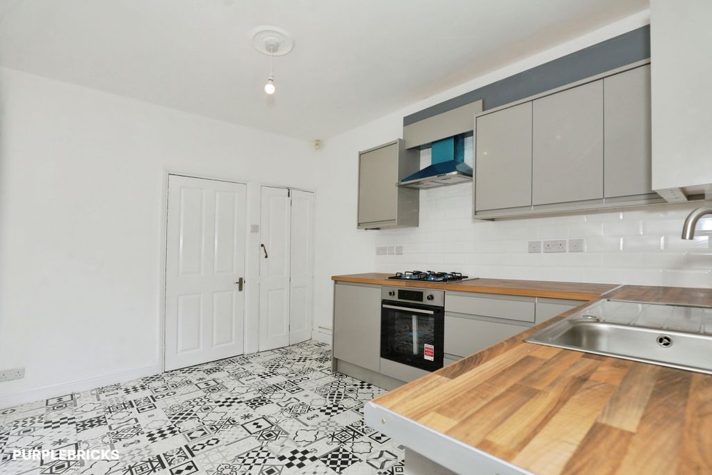Property photo 3 of 31