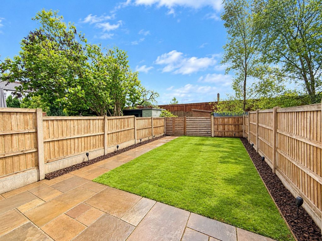 Property photo 3 of 17 Garden