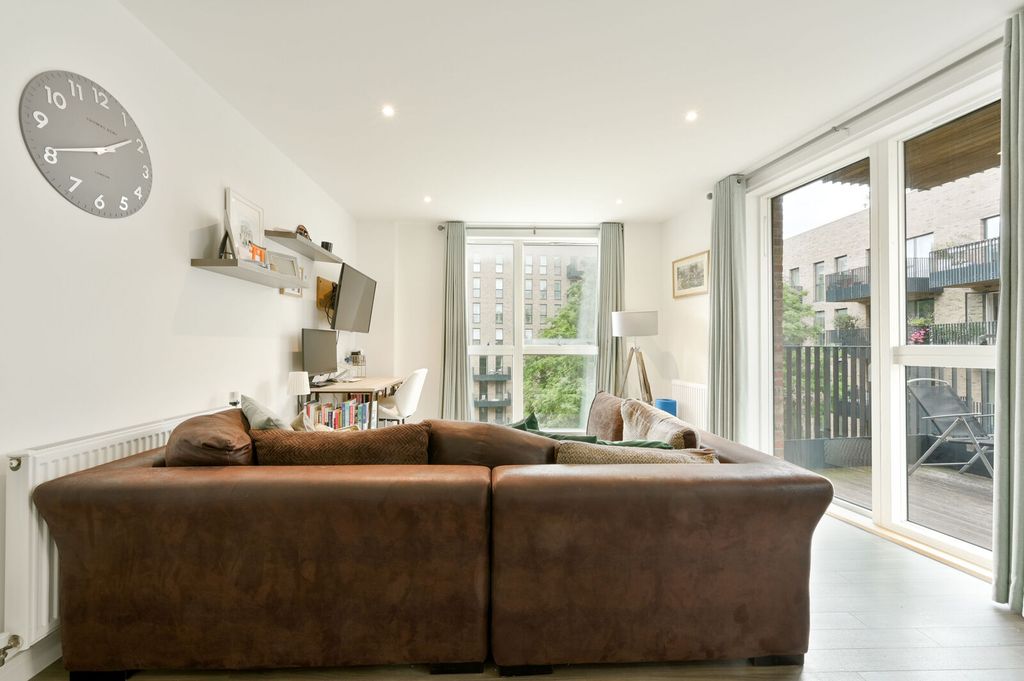 Property photo 2 of 12