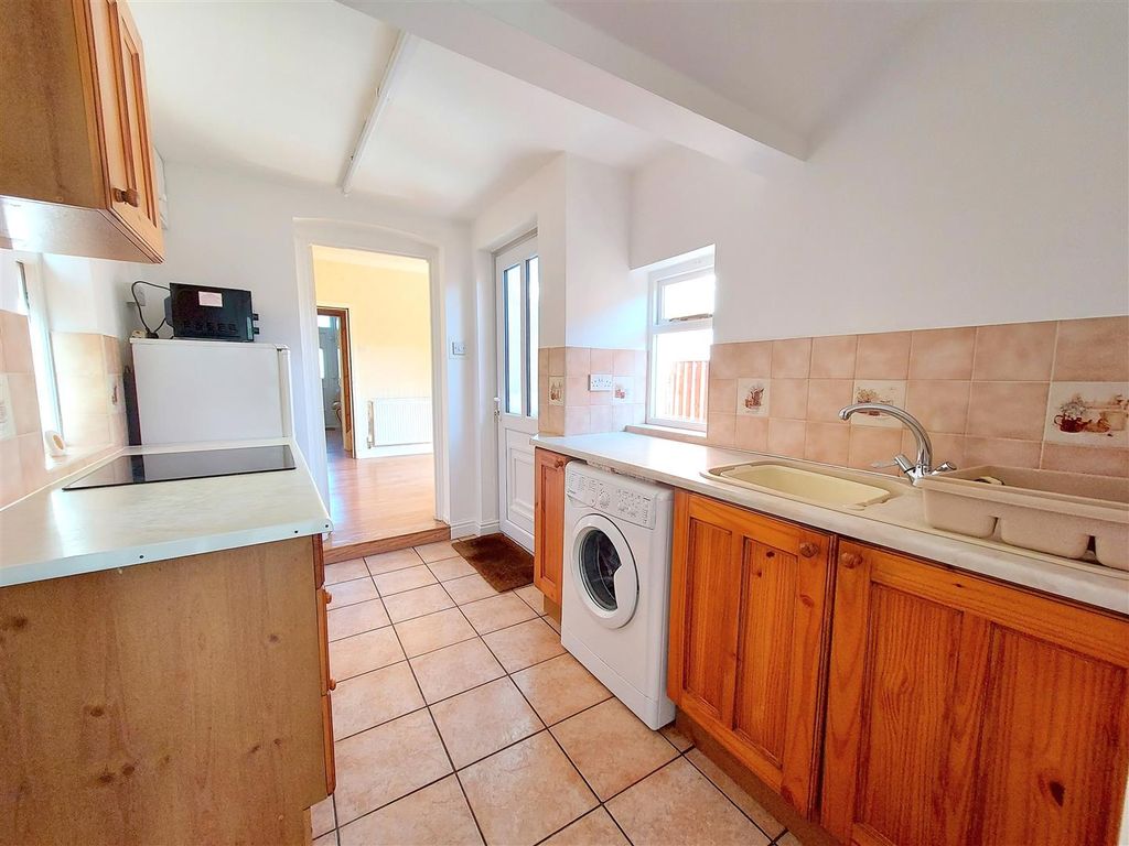 Property photo 2 of 12 Kitchen