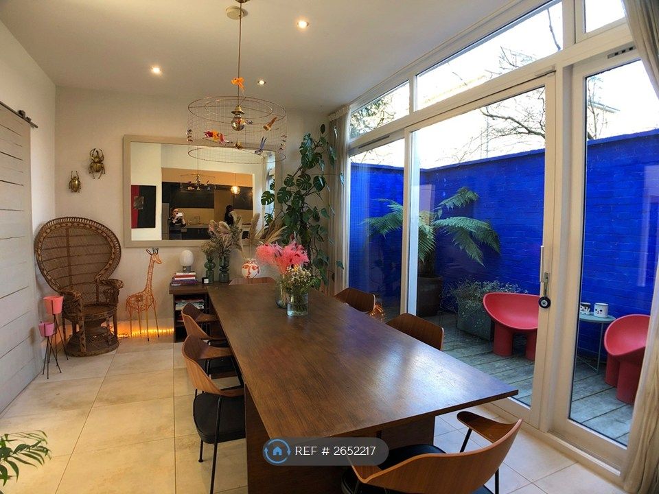 Property photo 3 of 12 Dining Area