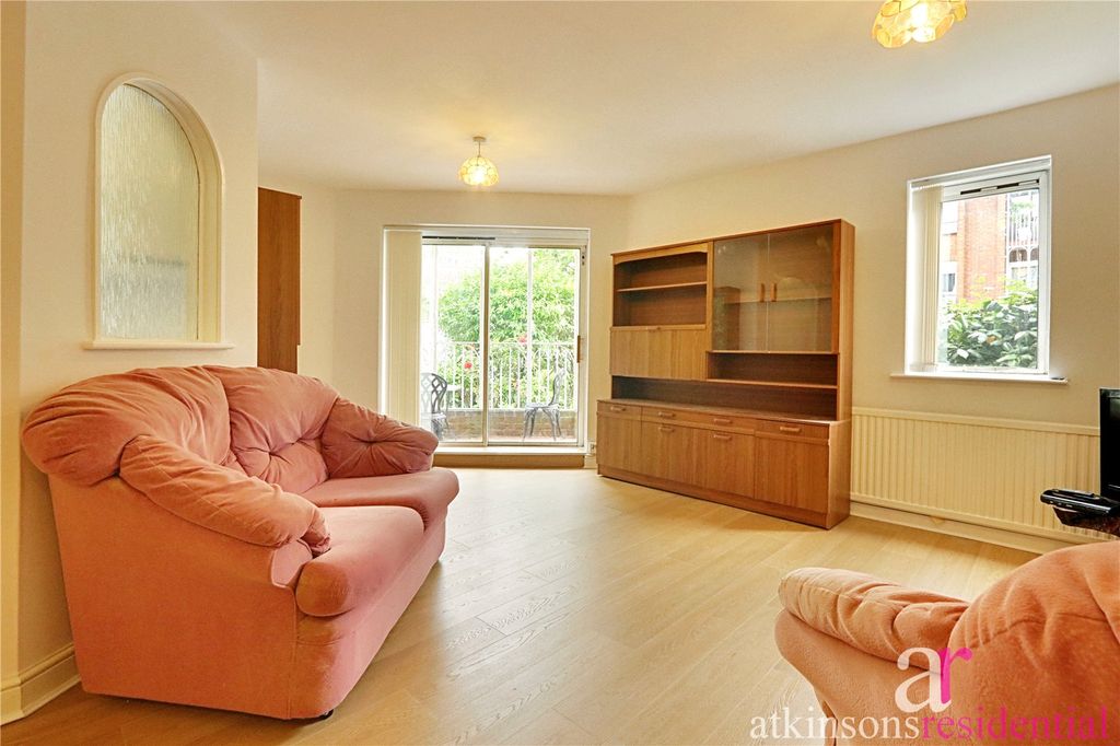 Property photo 3 of 16 Picture No. 17