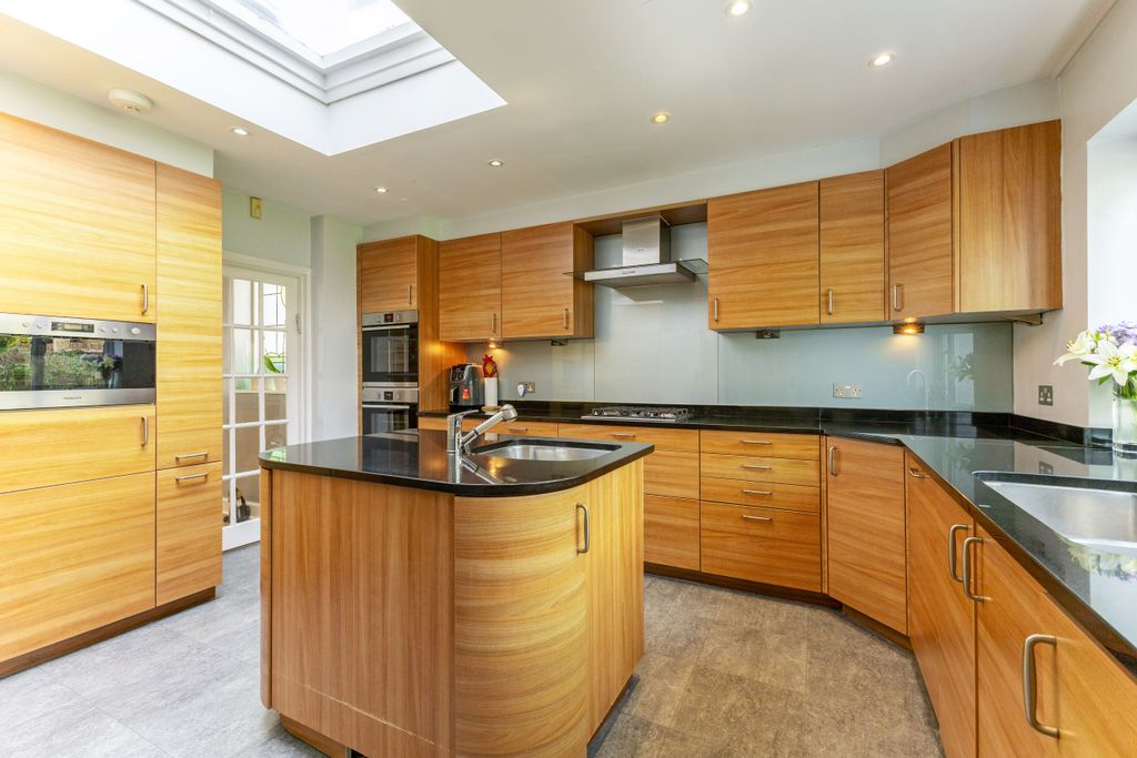 Additional image 7 of 5 bed detached house for saleLake View, Edgware HA8