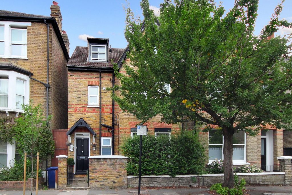Property photo 1 of 17 Disraeli Rd