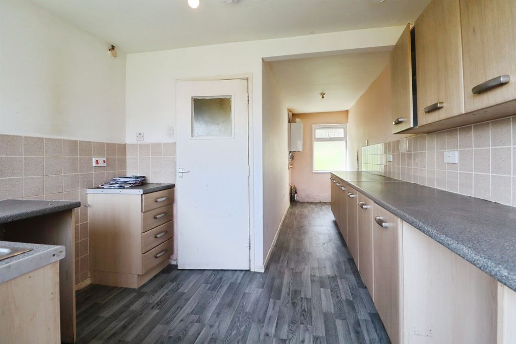 3 bed end terrace house for saleYew Tree Close, Cardiff CF5 photo 5