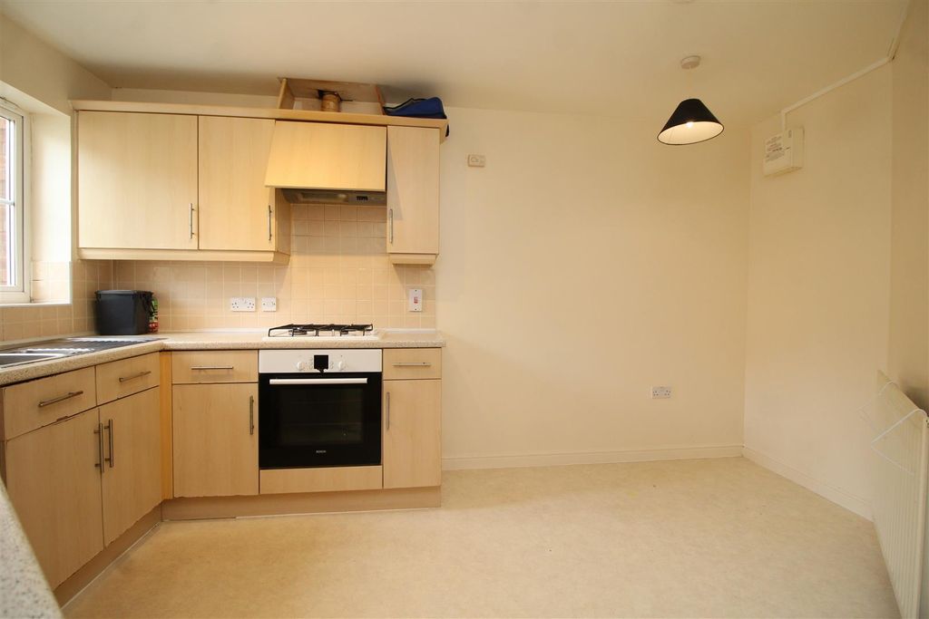 Property photo 3 of 8 Kitchen 2 .Jpg