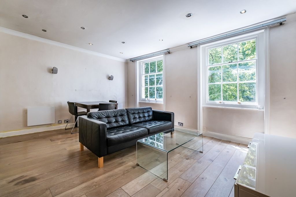 Property photo 1 of 15 Brompton-Square-05