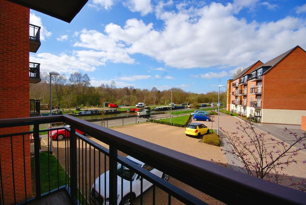 Property photo 2 of 11