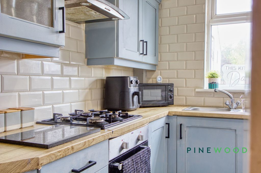 Property photo 2 of 16 Kitchen