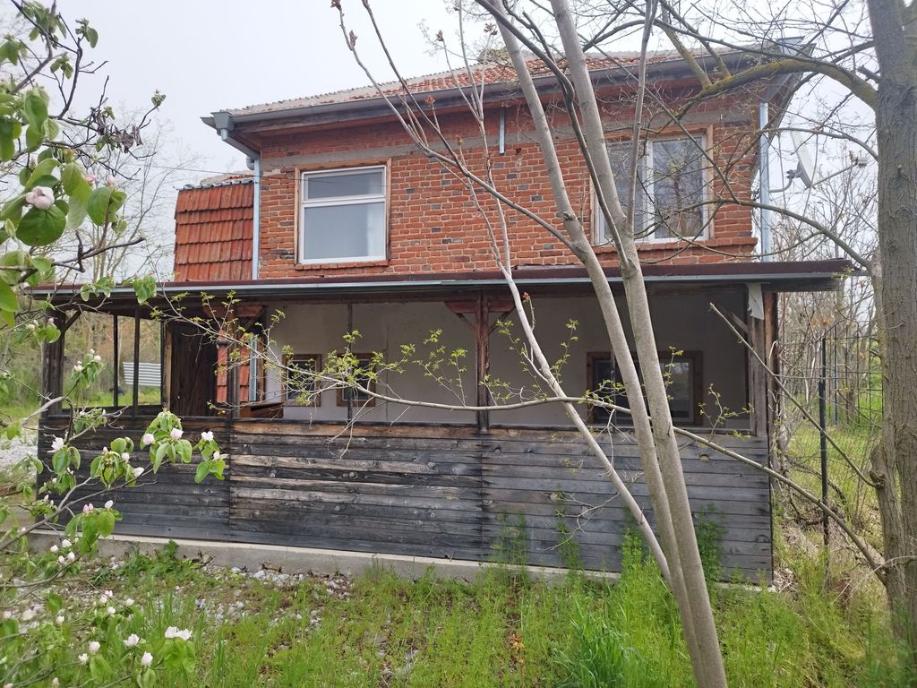 Property photo 2 of 6