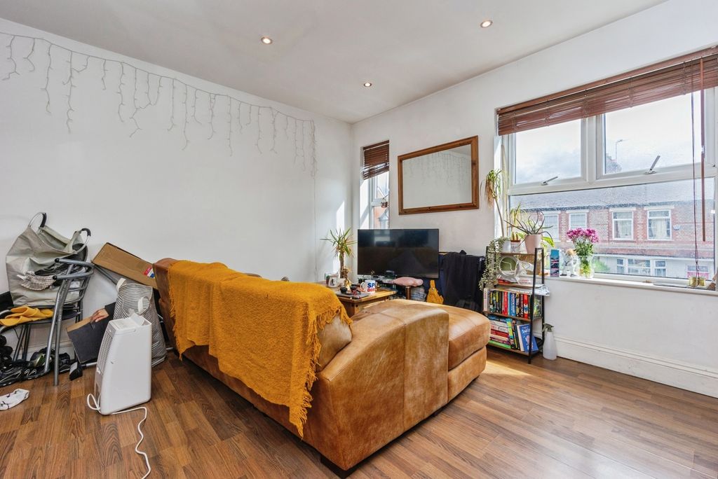 Property photo 3 of 14 Pbox-Img.Jpg
