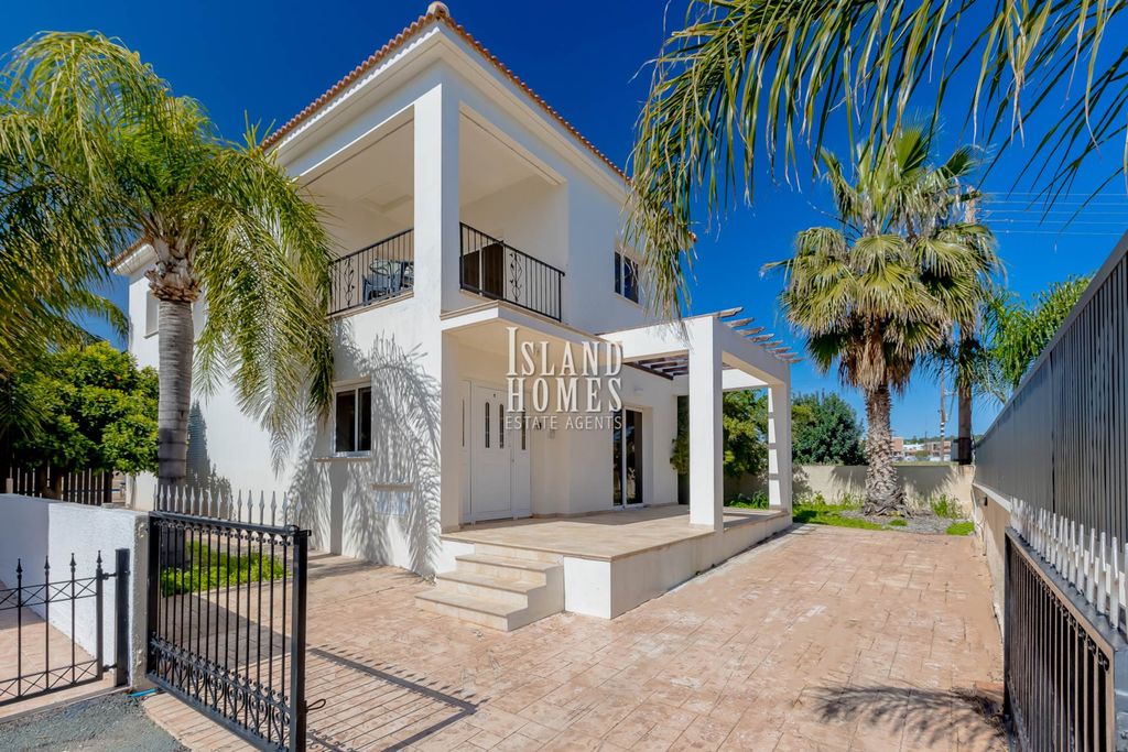 Property photo 3 of 40