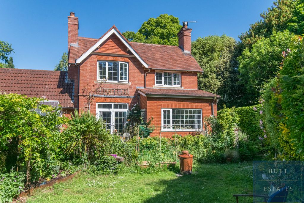 Property photo 1 of 19