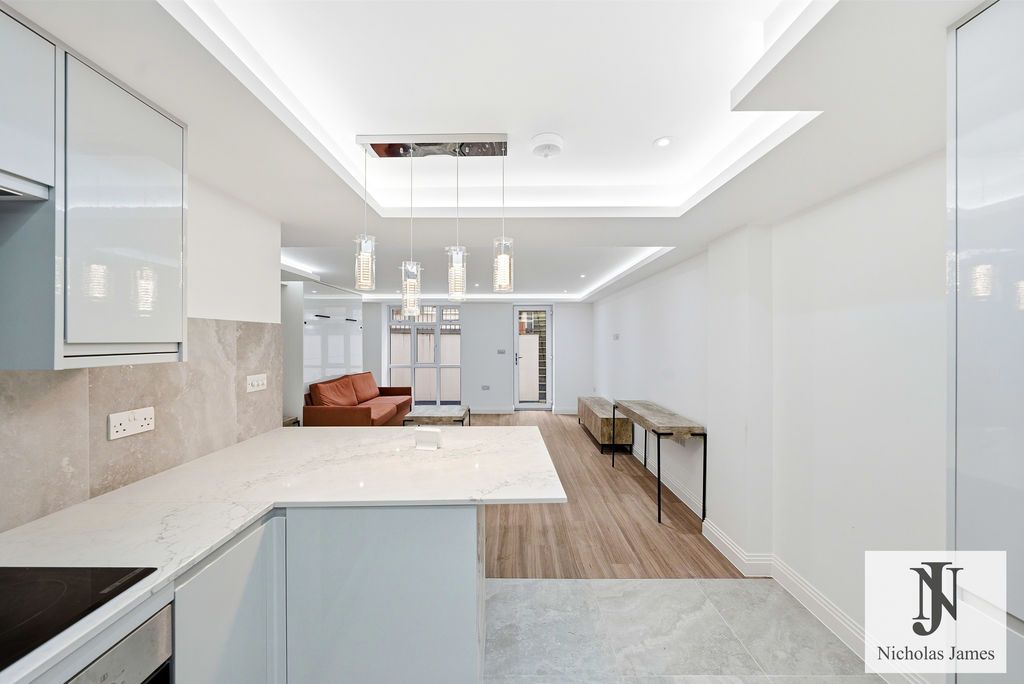 Property photo 2 of 19 Photo 9