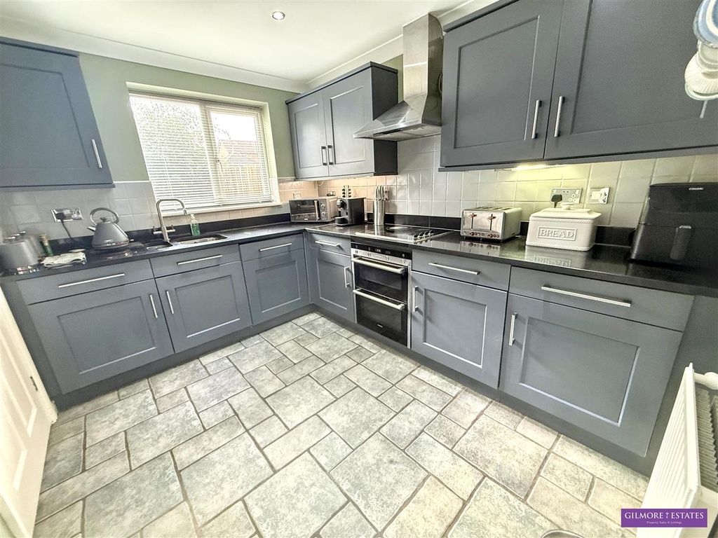 Property photo 3 of 22 Kitchen