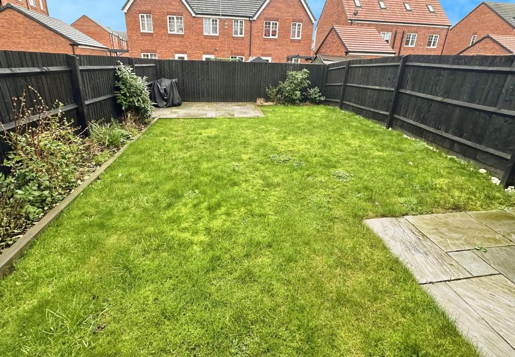 Property photo 3 of 19 B0A314Ec-4.Jpeg