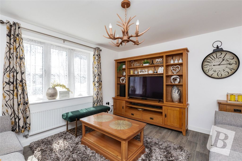 Property photo 2 of 20 Picture No. 24