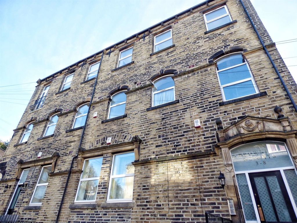 Property photo 1 of 7 External