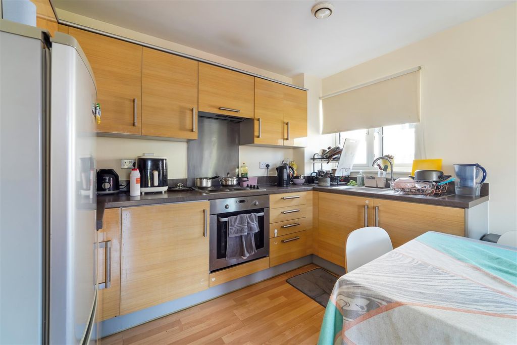 Property photo 3 of 16 Schoolgate Drive, Nursery View House (4).Jpg