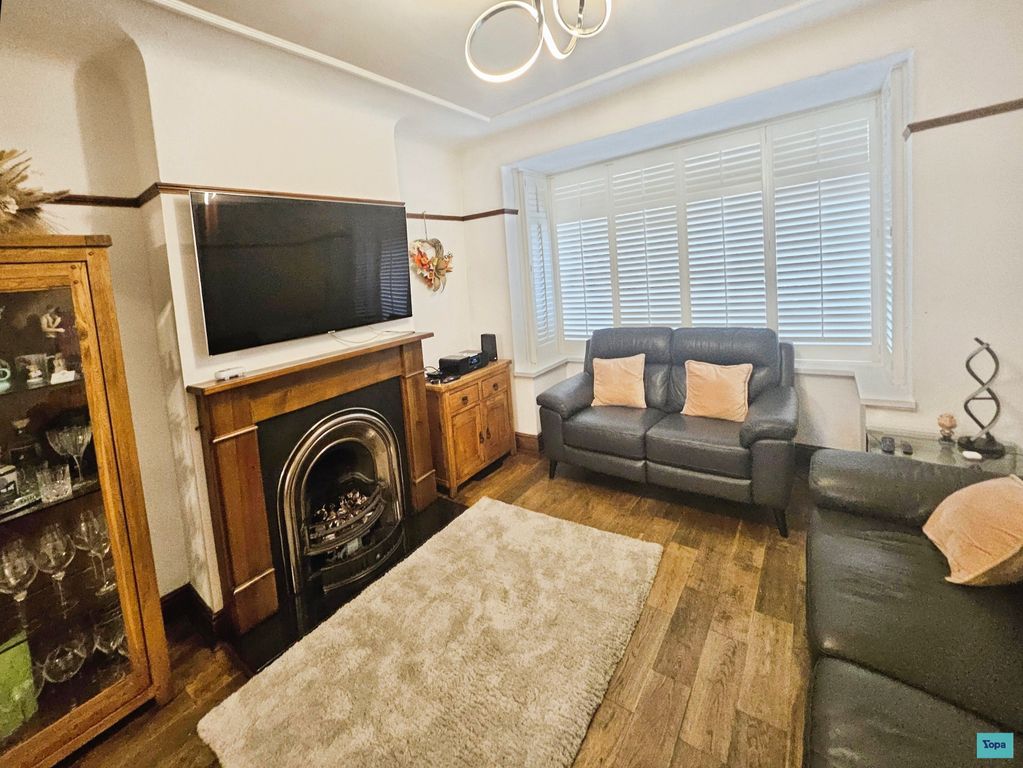 Property photo 2 of 22 Lounge