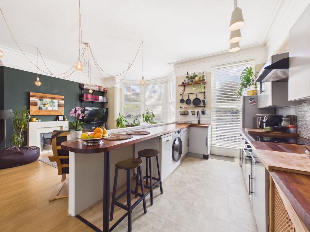 Property photo 2 of 15 Open-Plan Living Kitchen