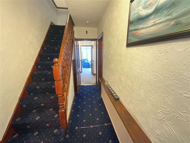 Property photo 2 of 21 Hallway