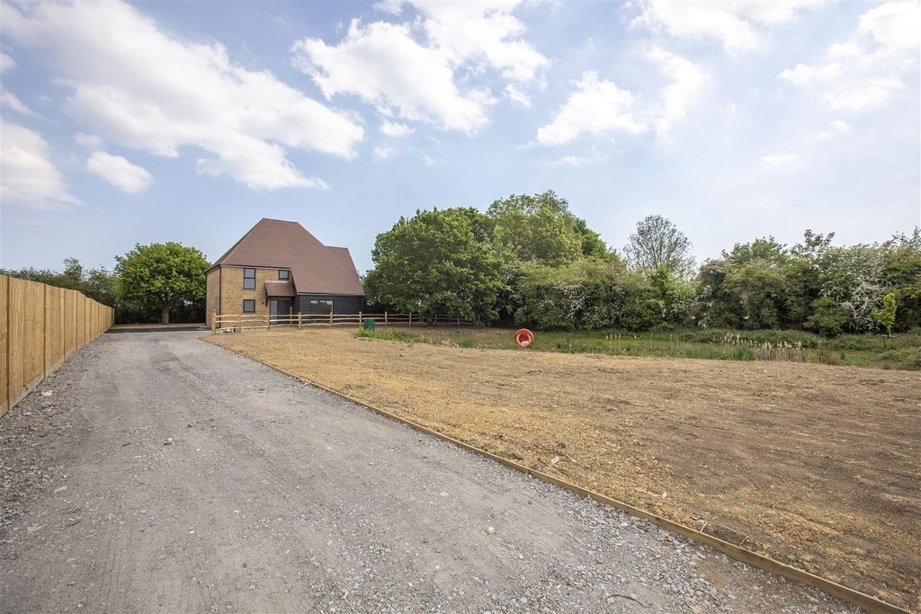 Property photo 2 of 5