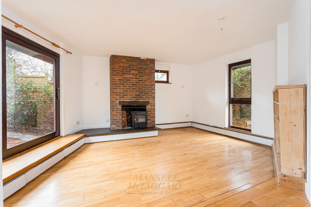 Property photo 3 of 32