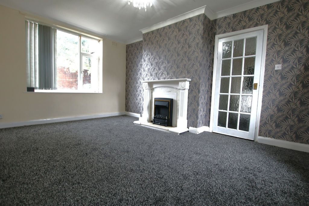 Property photo 2 of 23