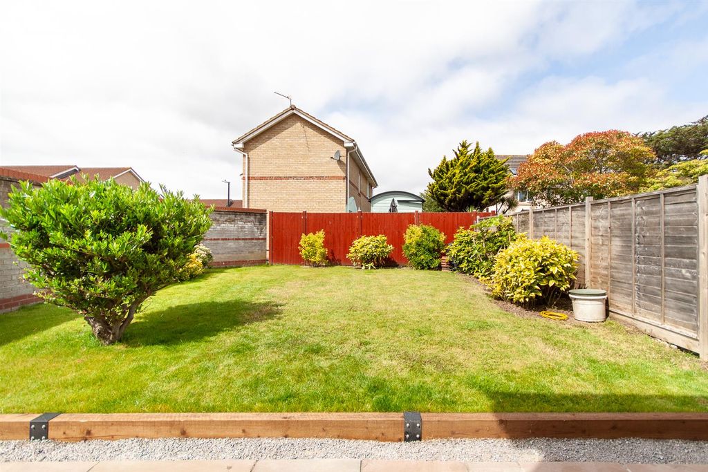 Property photo 2 of 14 Garden 2.Jpg