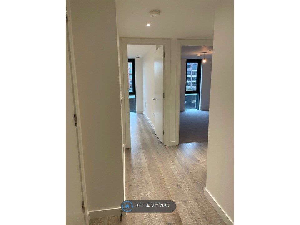 Property photo 2 of 11 Entrance