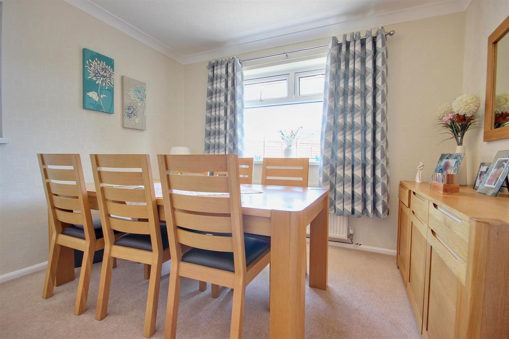 Property photo 3 of 22 Dining Room
