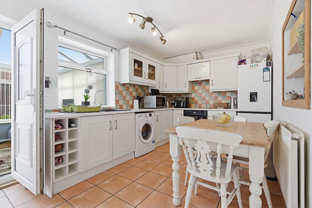 Property photo 3 of 22