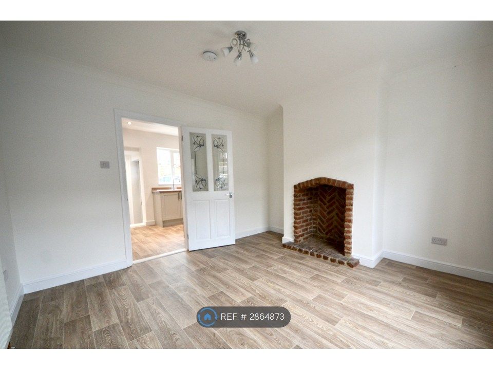 Property photo 3 of 9 Living Room