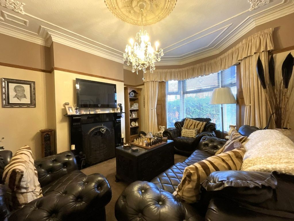 Property photo 2 of 23