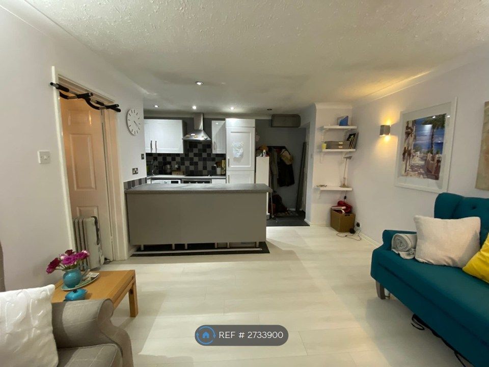 Property photo 3 of 8