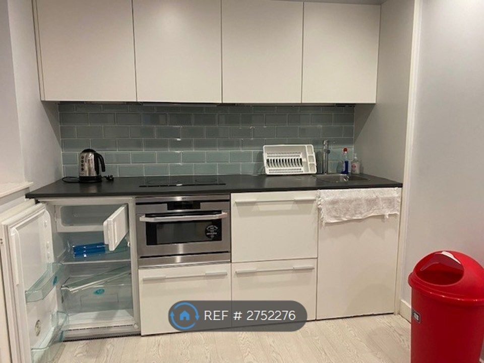 Property photo 2 of 20 Kitchen