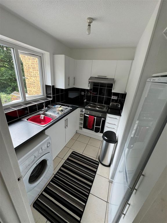 Property photo 2 of 6 Kitchen.Jpg