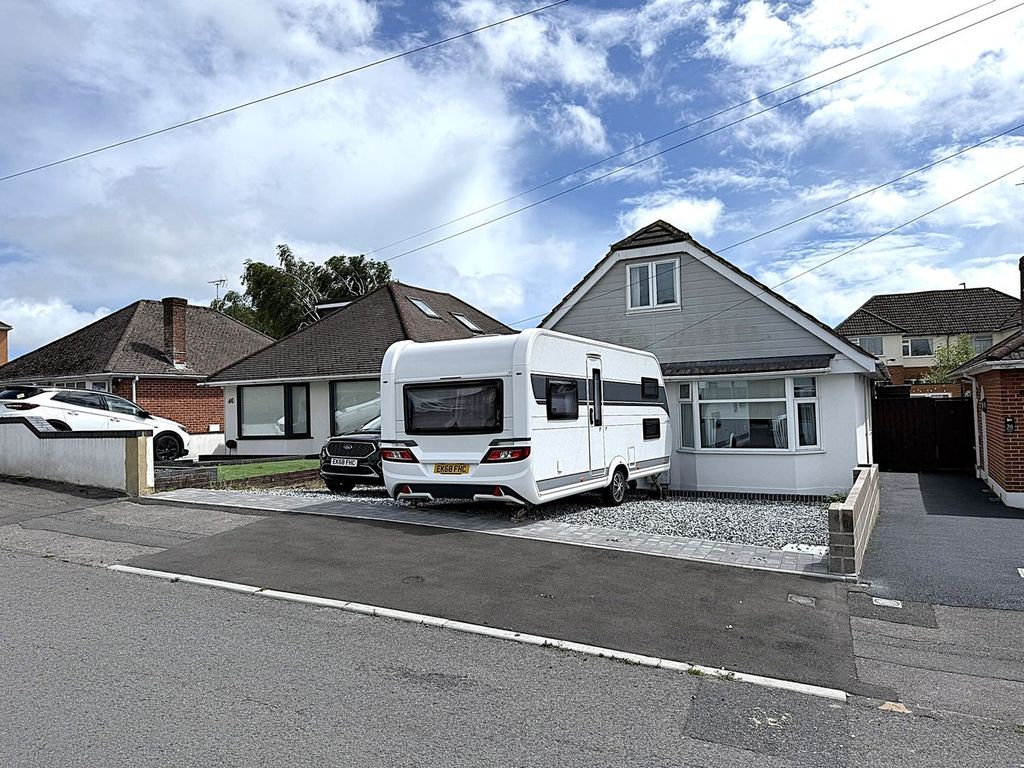 Property photo 1 of 32